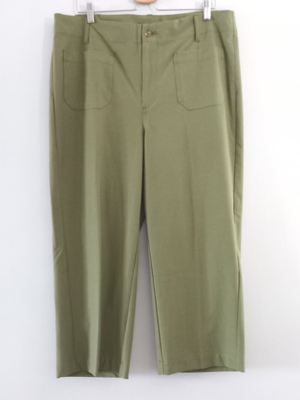 CHICO'S khaki green wide leg pants with patch pockets